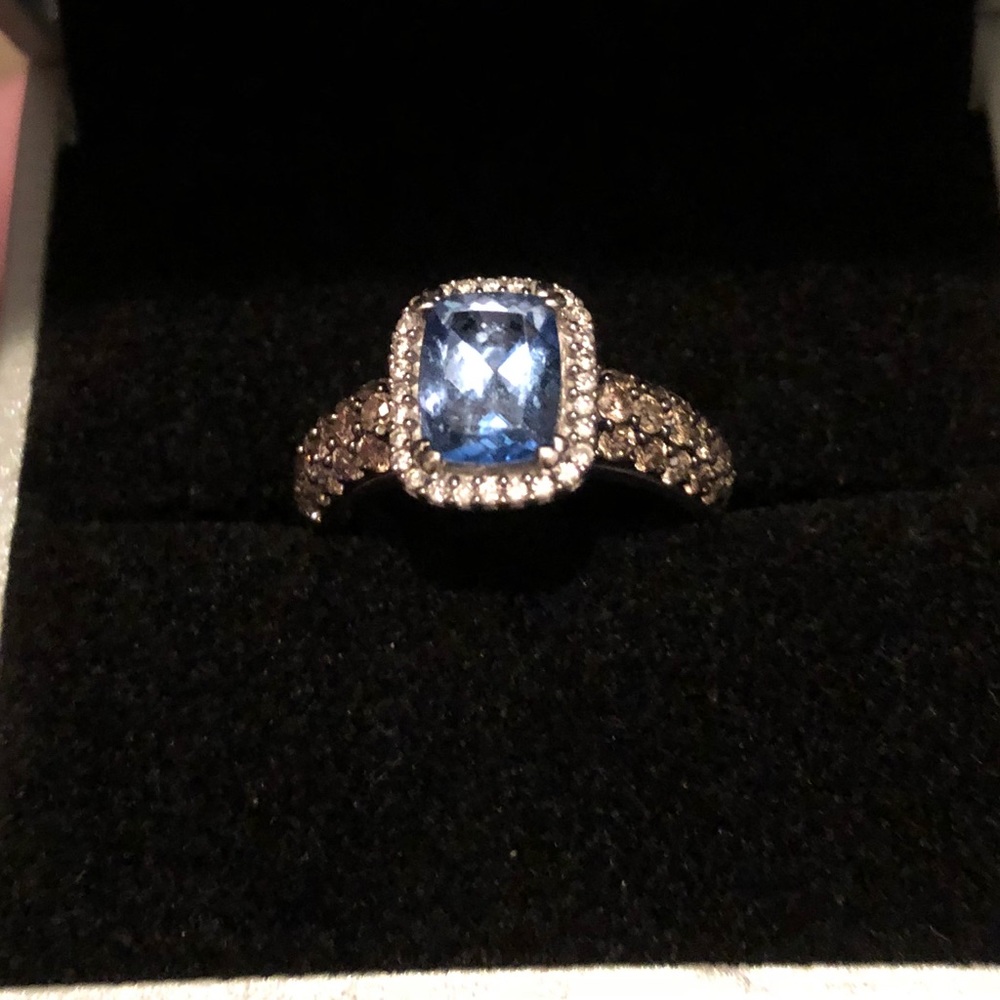 Le Vin Aquamarine Ring